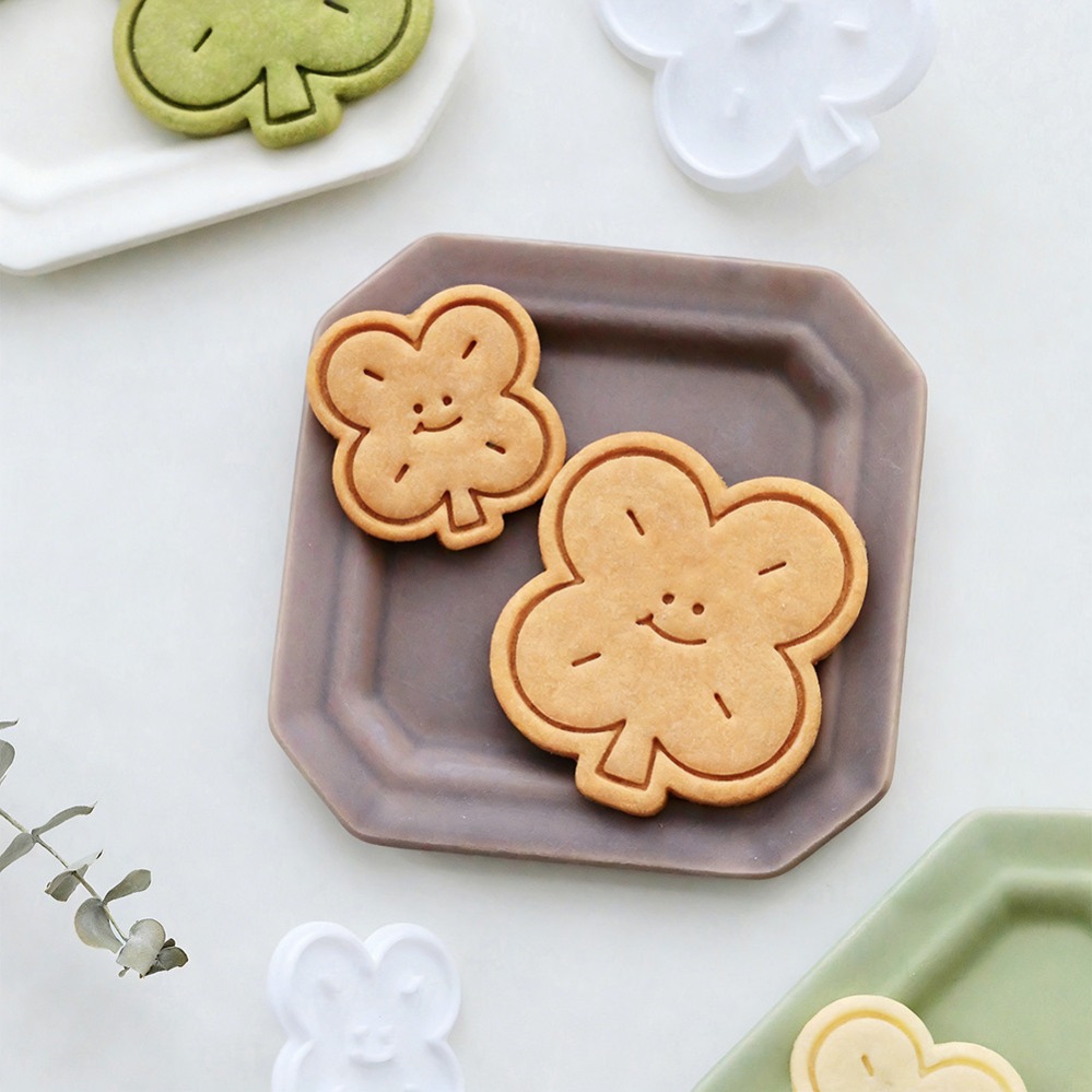 แม่พิมพ์คุกกี้รูปใบโคลเวอร์สี่ - Kitchen Baking Items บทวิจารณ์และราคา