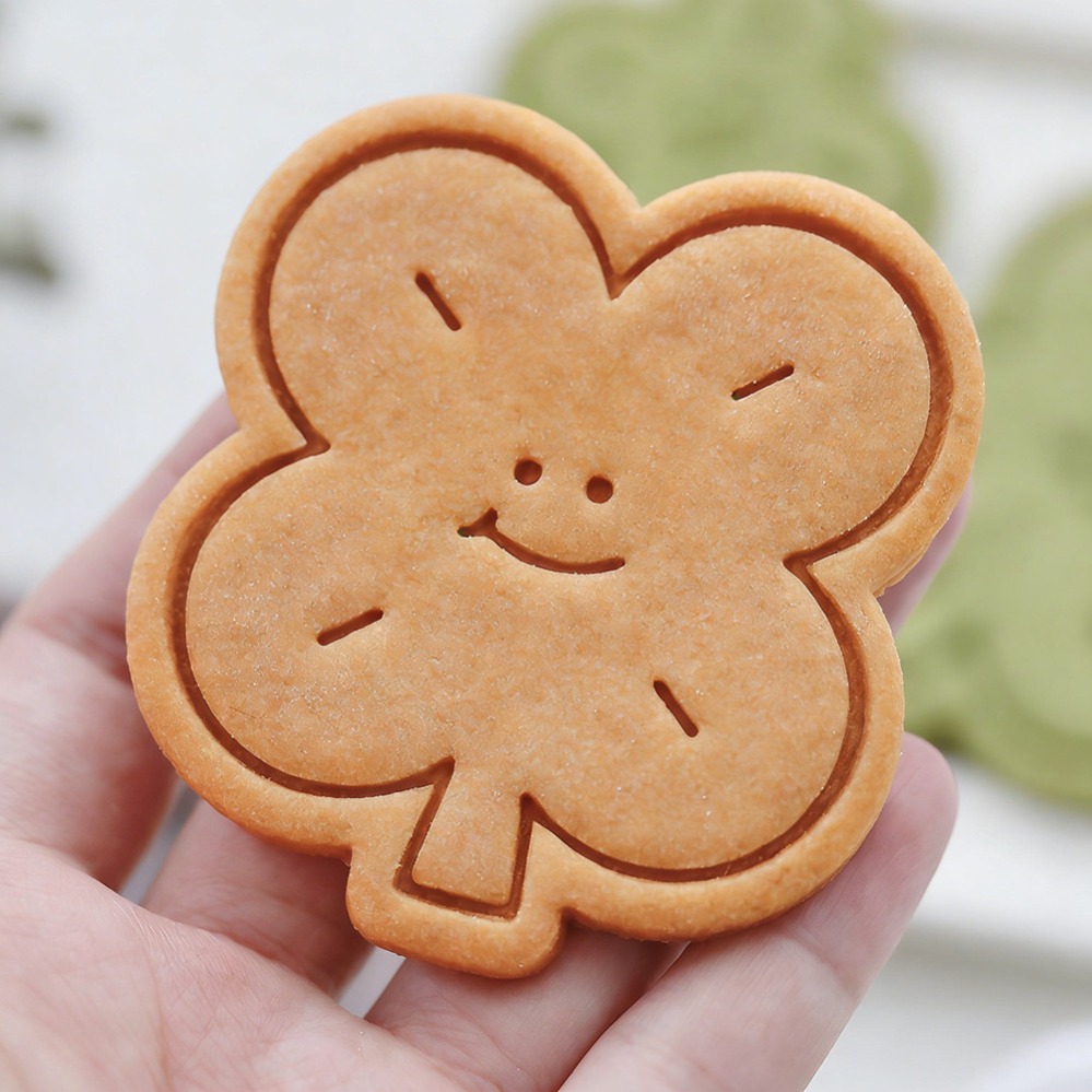 แม่พิมพ์คุกกี้รูปใบโคลเวอร์สี่ - Kitchen Baking Items บทวิจารณ์และราคา